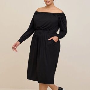 Torrid - Black Midi Supersoft Long Sleeve Slit Dress with Pockets - 2x - 18/20